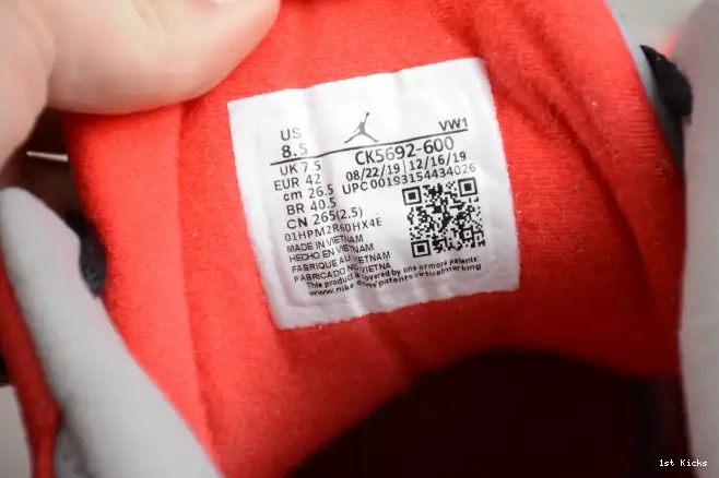 1st Kicks Air Red Jordan 3 Cement CK5692-600 0612
